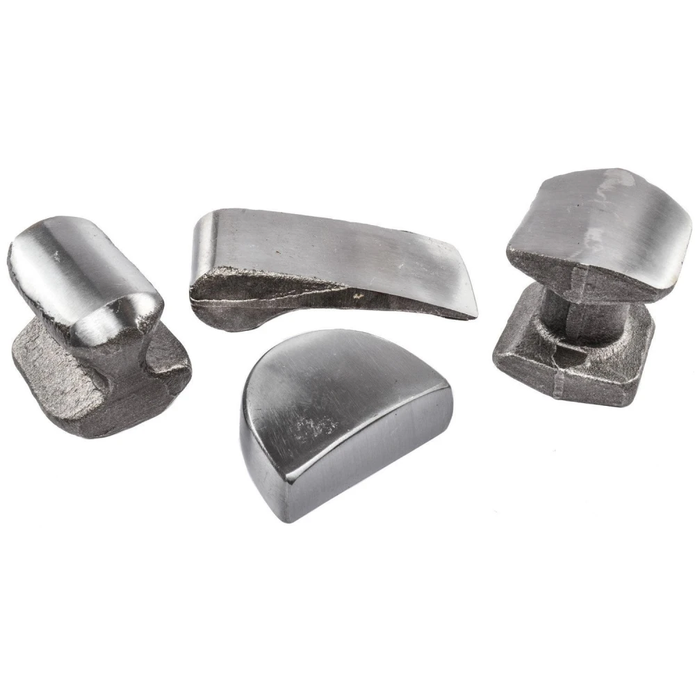 Caja con juego de 7 martillos y tases para reparación automotriz