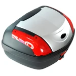 Universāls 46 litru motocikla koferis sudraba - XXL koferis 2 ķiverēm ar slēdzeni