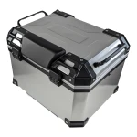 Universāls moto koferis 45L sudraba - kvadrātveida ķiveres kaste 1 ķiverei