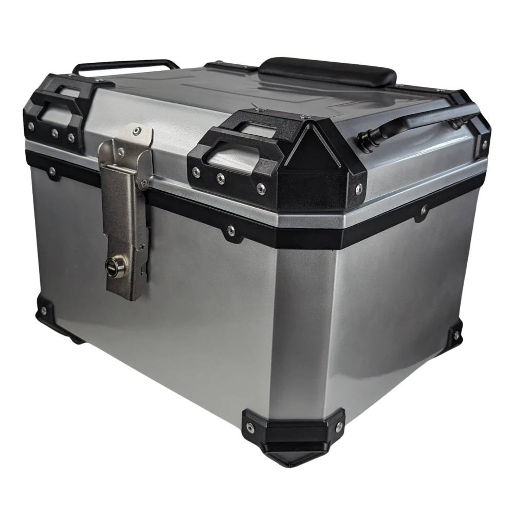 Universāls moto koferis 45L sudraba - kvadrātveida ķiveres kaste 1 ķiverei