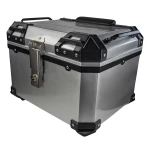 Universāls moto koferis 45L sudraba - kvadrātveida ķiveres kaste 1 ķiverei