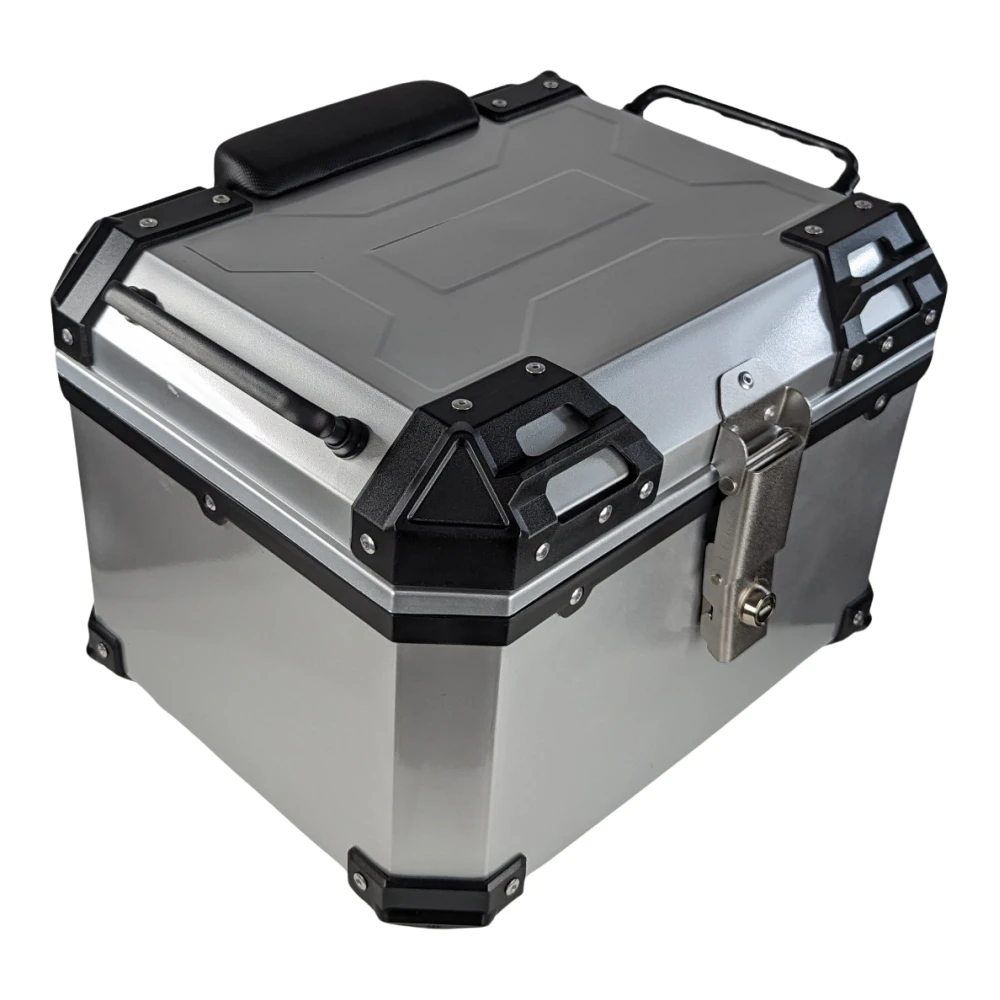 Universāls moto koferis 45L sudraba - kvadrātveida ķiveres kaste 1 ķiverei