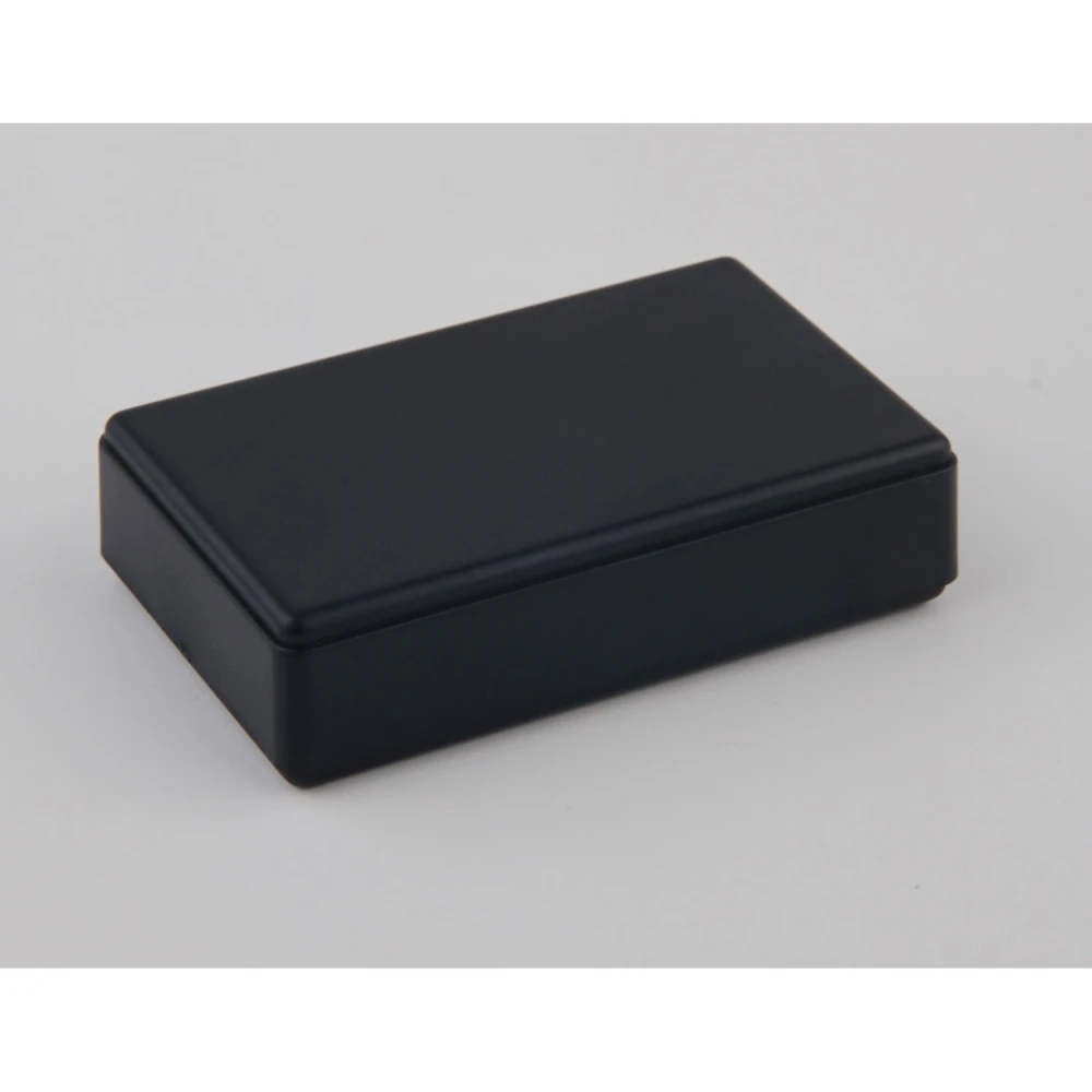 Caja plastico para proyectos 100x61x28mm abierta mostrando interior