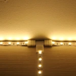Conector en forma de T para unir tiras LED RGB 10mm 2 pin