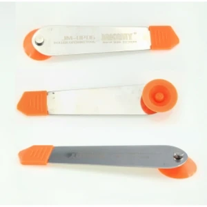 Metāla atvēršanas instruments ar rotējošu rullīti tabletēm un viedtālruņiem