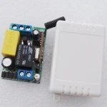 Detalle del botón de aprendizaje del Interruptor de Control Remoto Inalámbrico 220V SONOFF