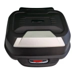 Motocikla ķiverei paredzēts koferis 47L - universāls ar slēdzeni un atzveltni