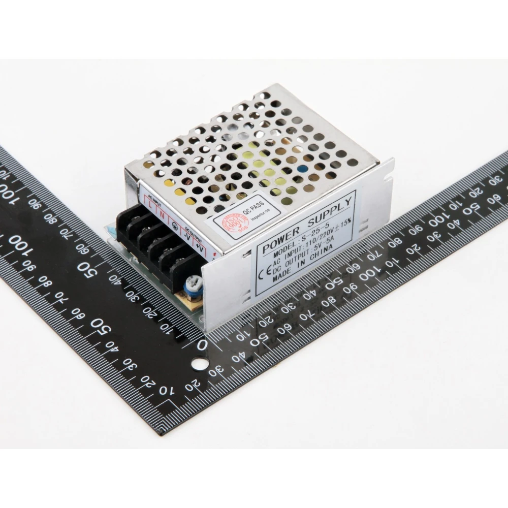 Detalle del potenciómetro para regulación de voltaje en transformador 5V 5A